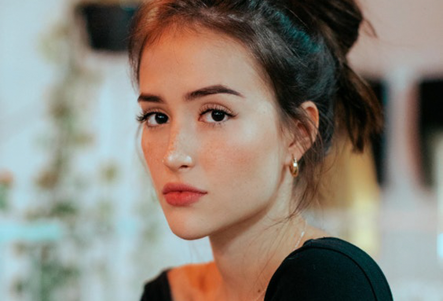 На 5 лет моложе всего за 5 недель: йога для лица – Woman Delice
